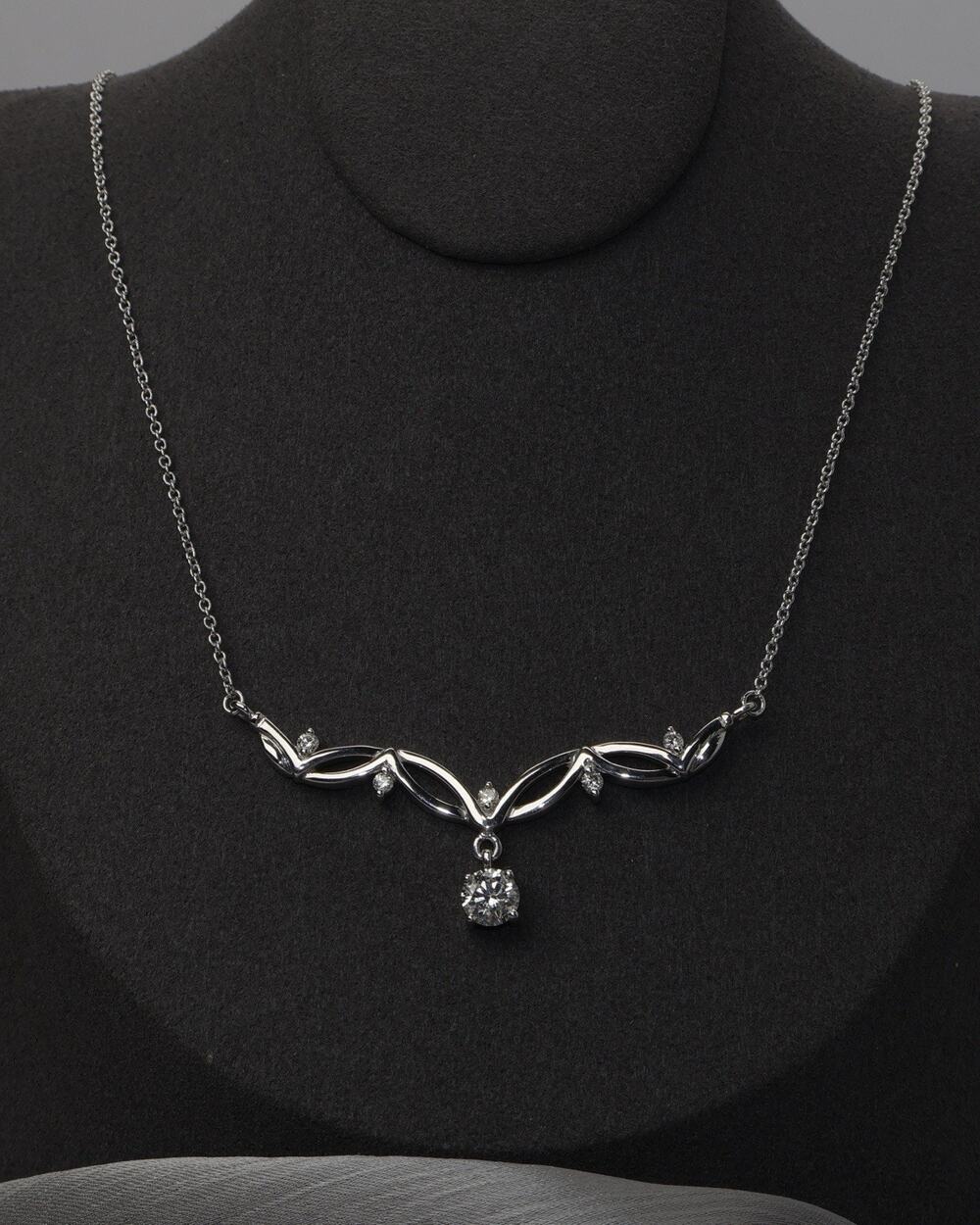 18k White Gold Natural Diamond Necklace 8.4G / 18in / 0.85tcw